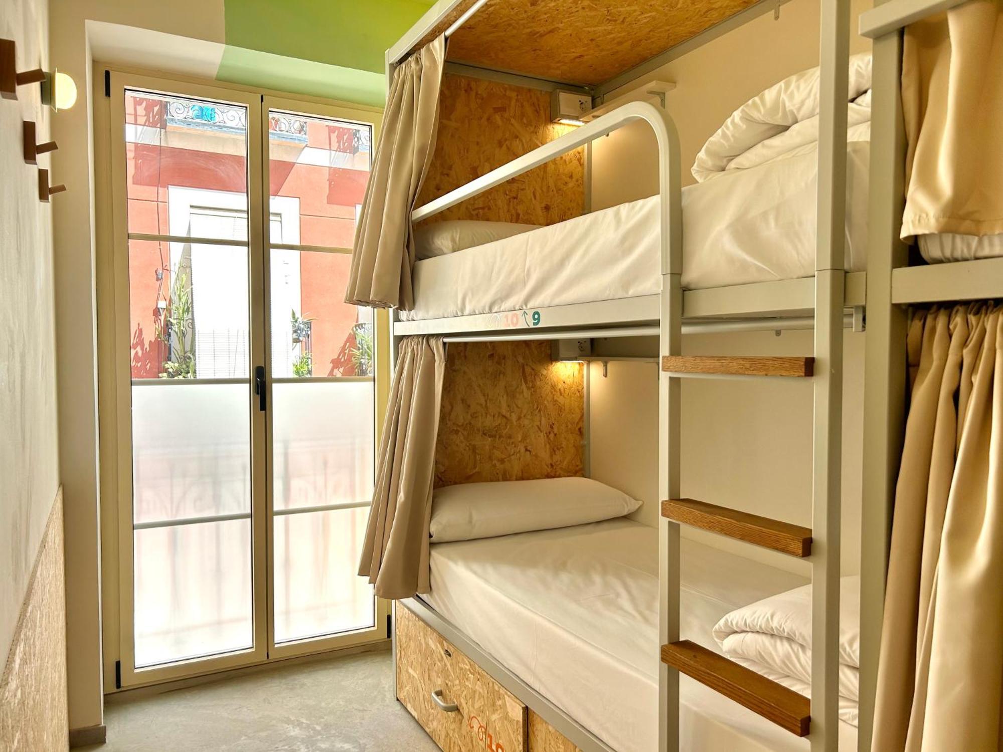 The Loft House Madrid Hostel Екстериор снимка