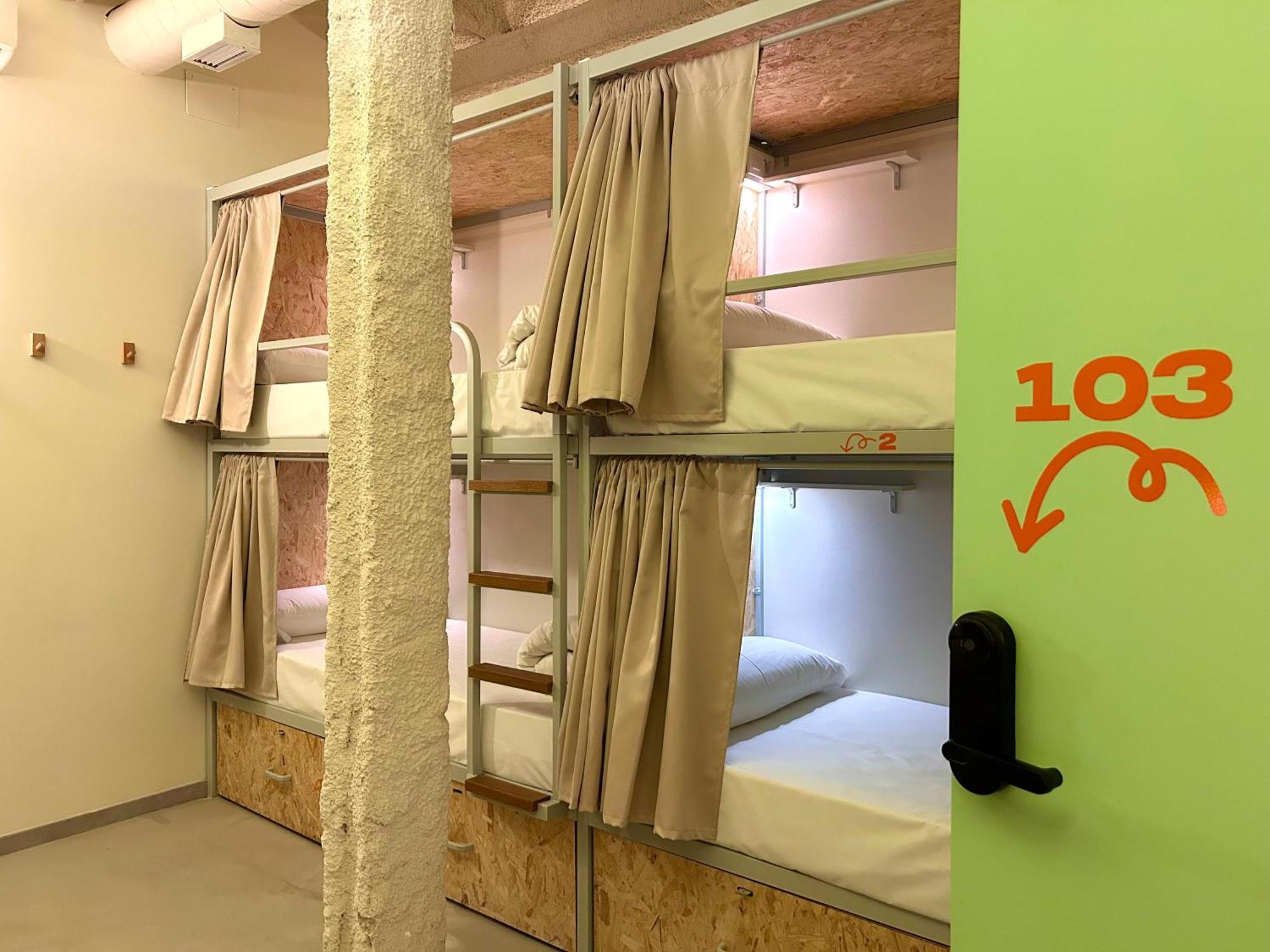 The Loft House Madrid Hostel Екстериор снимка
