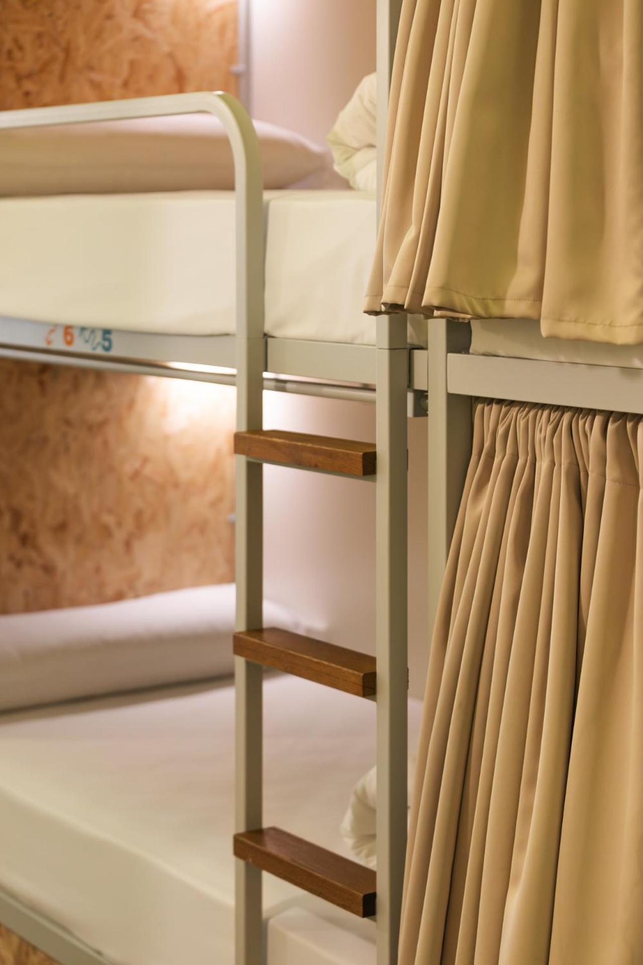 The Loft House Madrid Hostel Екстериор снимка