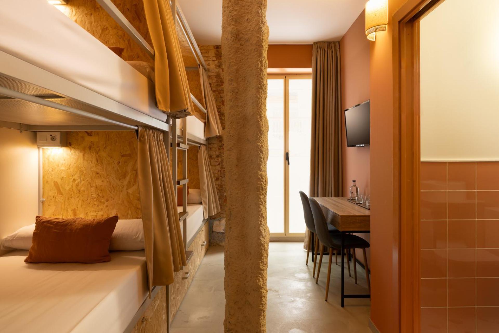 The Loft House Madrid Hostel Екстериор снимка