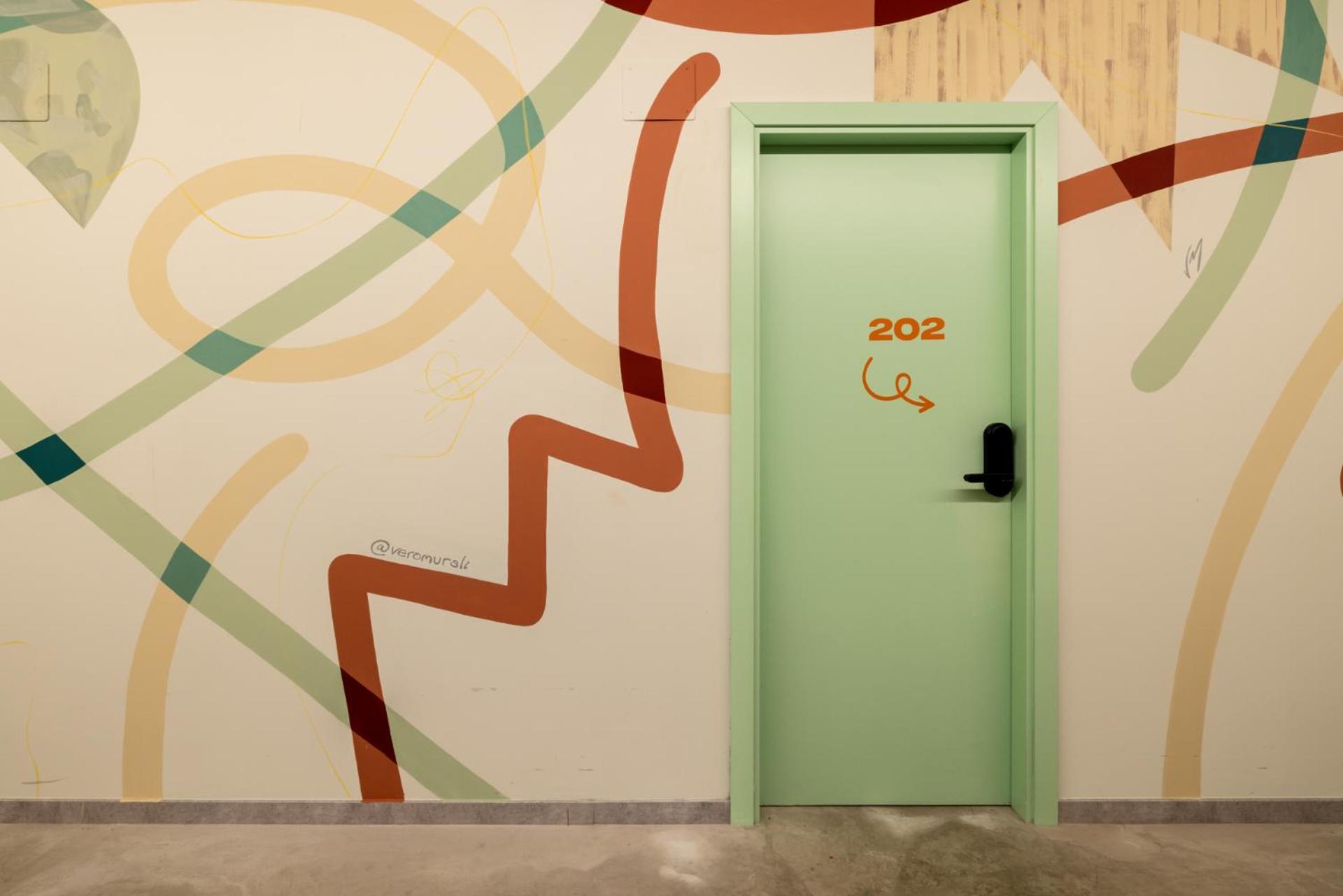 The Loft House Madrid Hostel Екстериор снимка